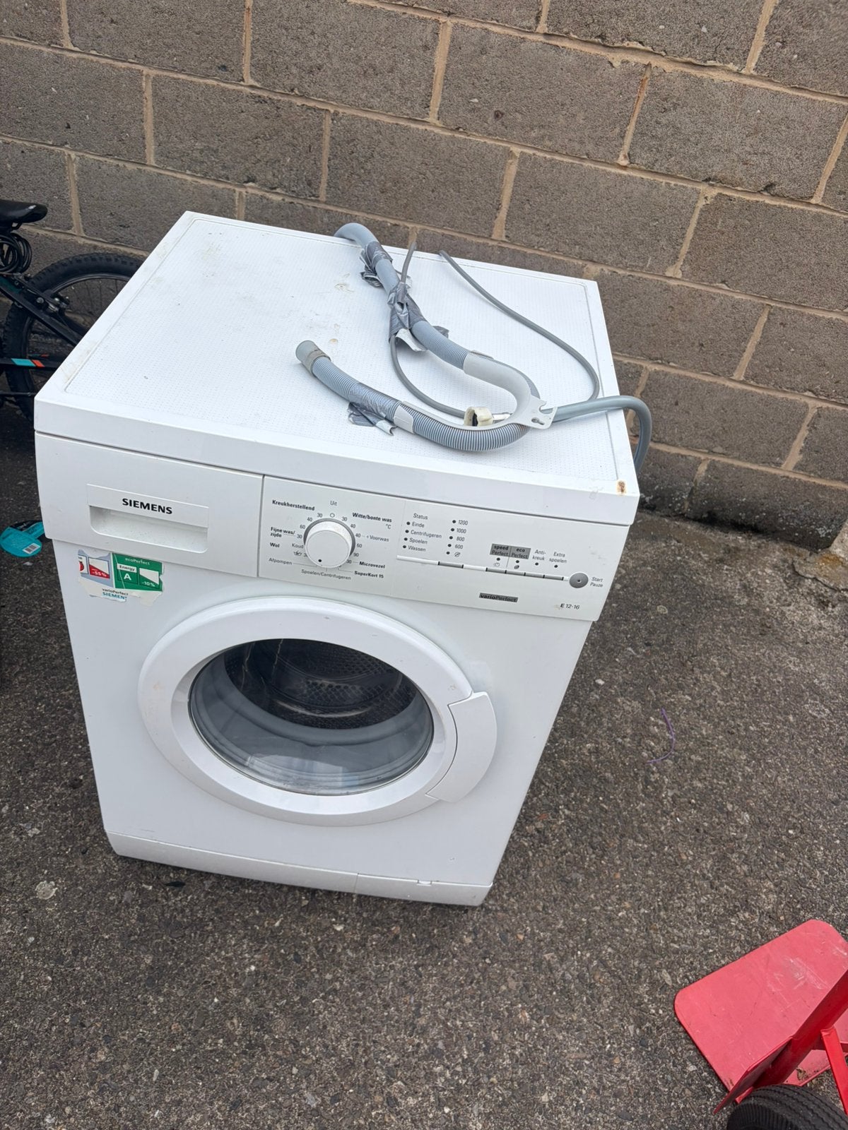 Machine à laver ?, 1200 à 1600 tours, Enlèvement ou Envoi, 85 à 90 cm, Programme lavage à la main