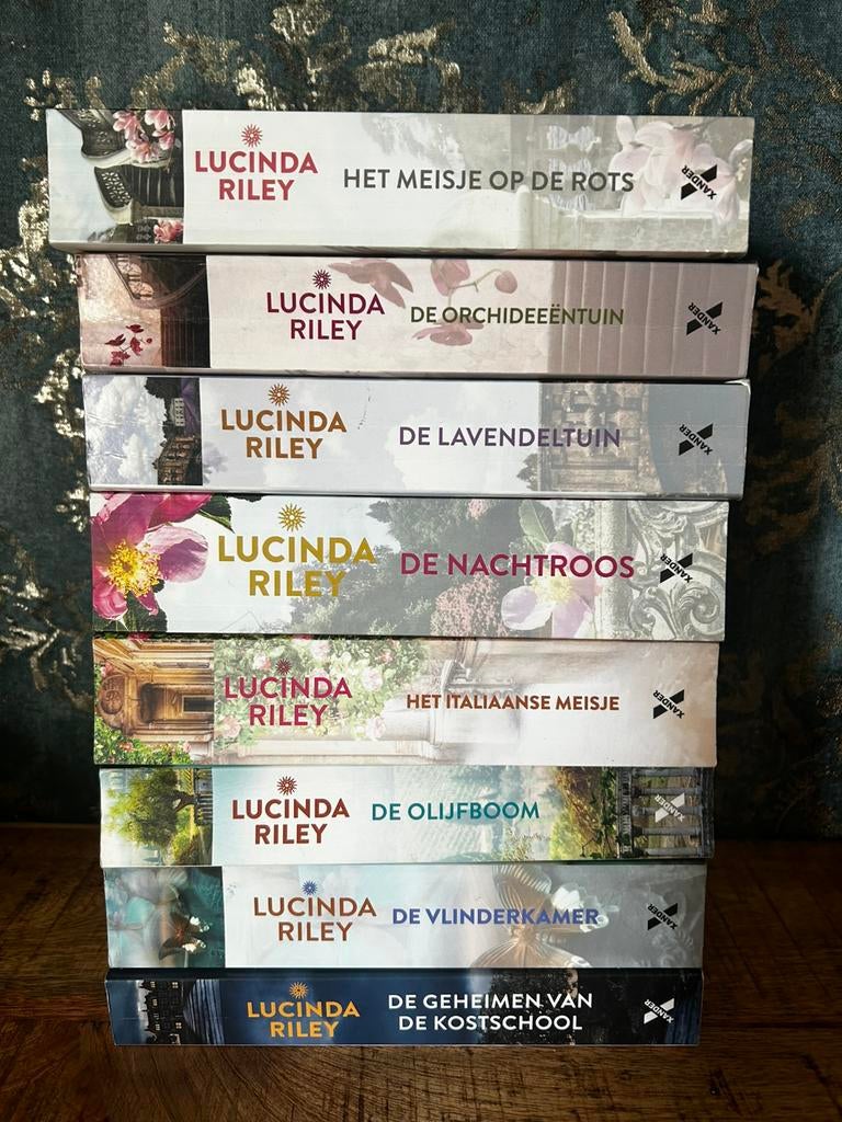 LUCINDA RILEY  - 8 BOEKEN  (lekker lezen!), Boeken, Ophalen of Verzenden, Zo goed als nieuw