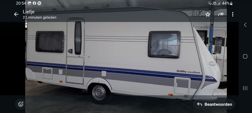 Caravan Hobby 460 ufe excellent met mover - nieuwstaat, Caravans en Kamperen, Mover, Hobby, Particulier, Overige