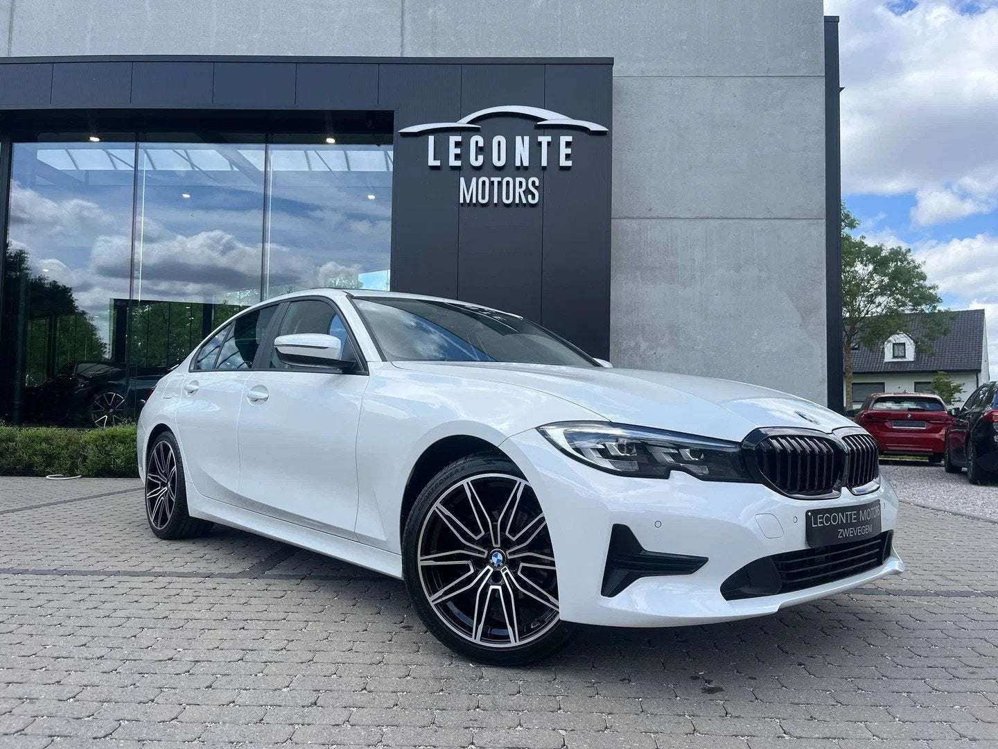 BMW 3 Serie 318 318iAS Berline Schuifdak/Navigatie/Carplay/C, Autos, Achat, 156 ch, Noir, Automatique