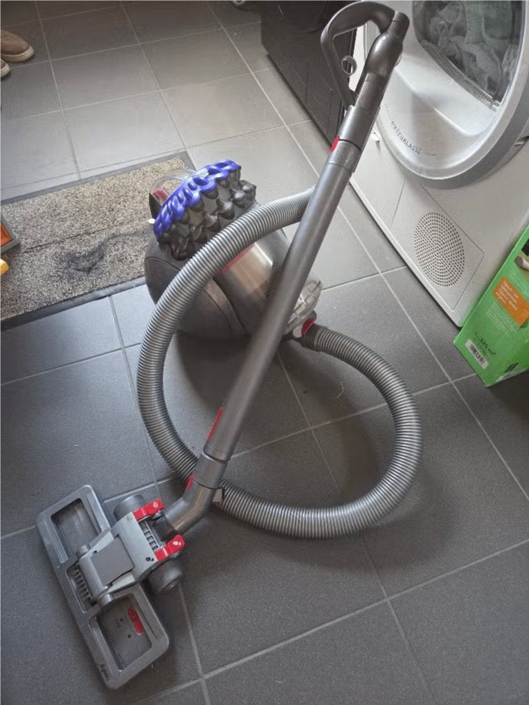Dyson Big Ball Multifloor Pro, Electroménager, Convient aux propriétaires d'animaux, Réservoir, Aspirateur traîneau, Comme neuf