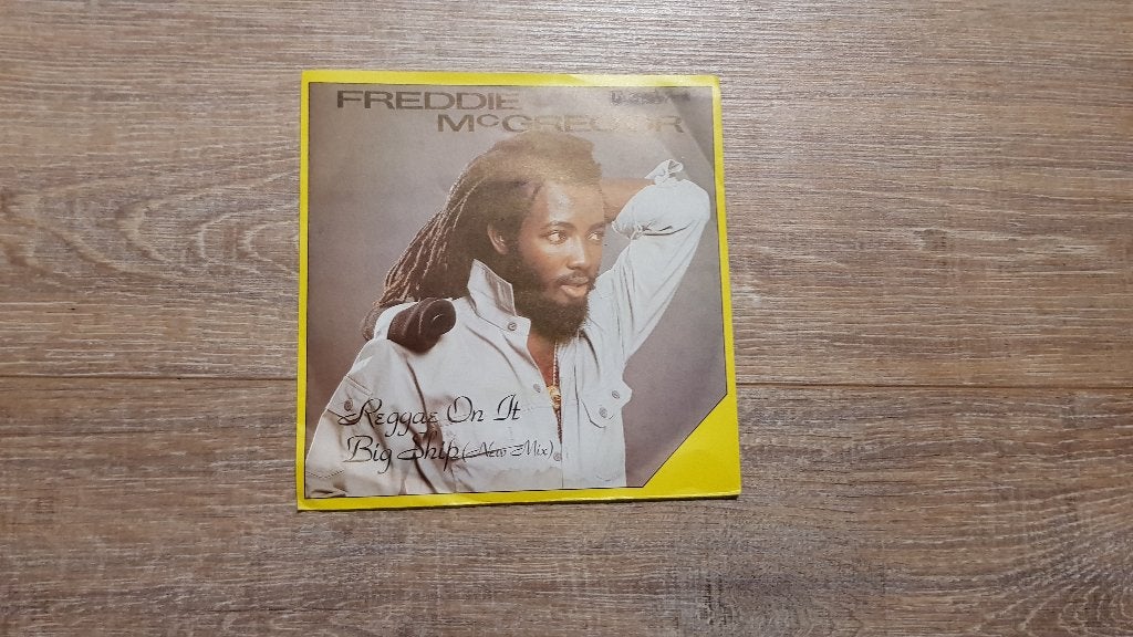 7" Freddie McGregor - Reggae on it, CD & DVD, Vinyles Singles, Enlèvement ou Envoi, Utilisé, 7 inch, Reggae et Ska