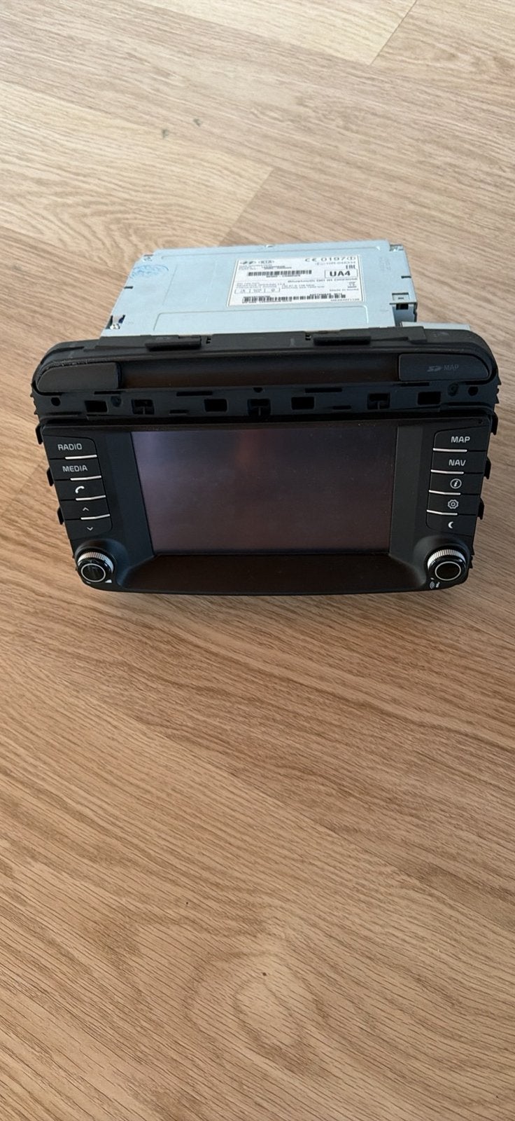 Kia sorento radiostereokit, Ophalen, Zo goed als nieuw
