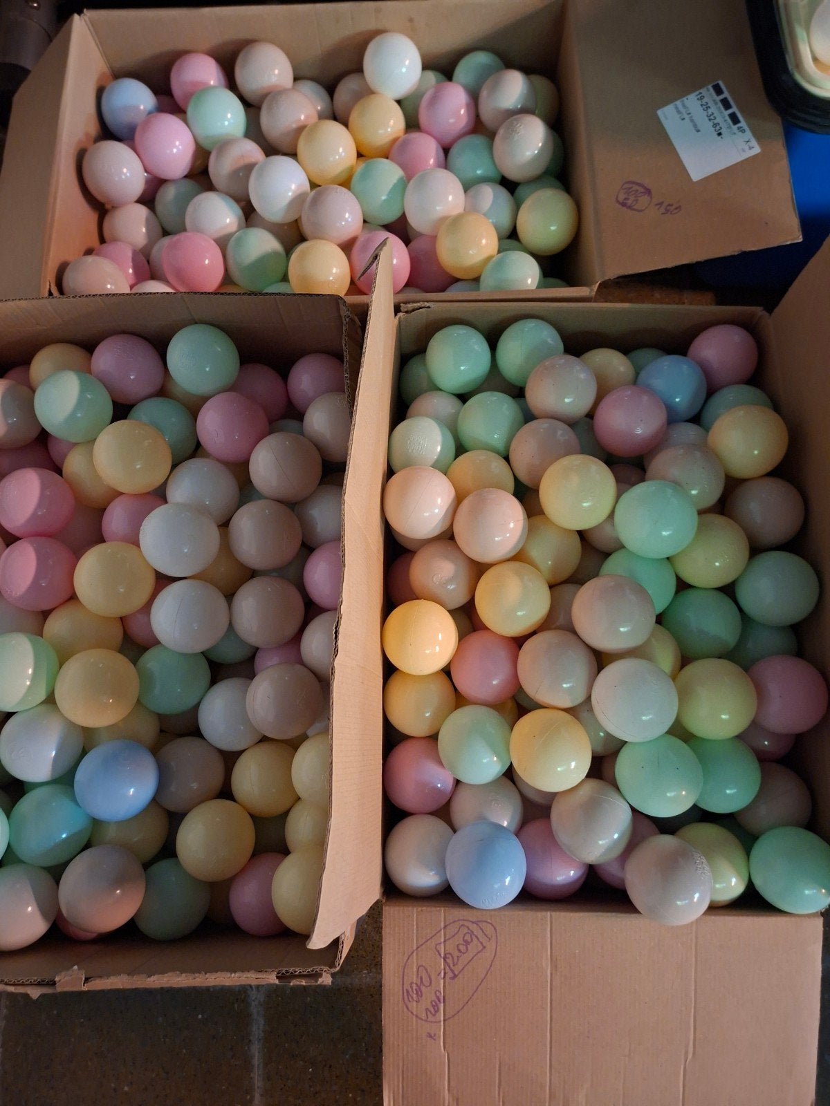 Ballen stuks 1700 ballen blauw  kleuters, kinderen speelhoek, Kinderen en Baby's, Ophalen