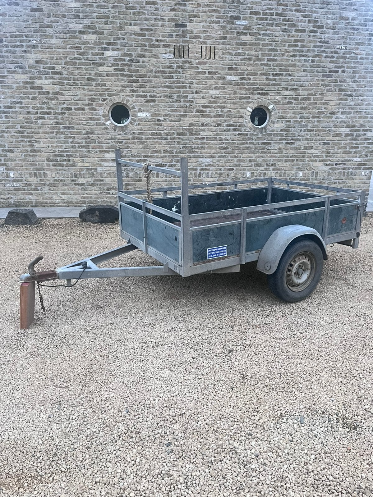 Trailer te huur, Ophalen, Zo goed als nieuw