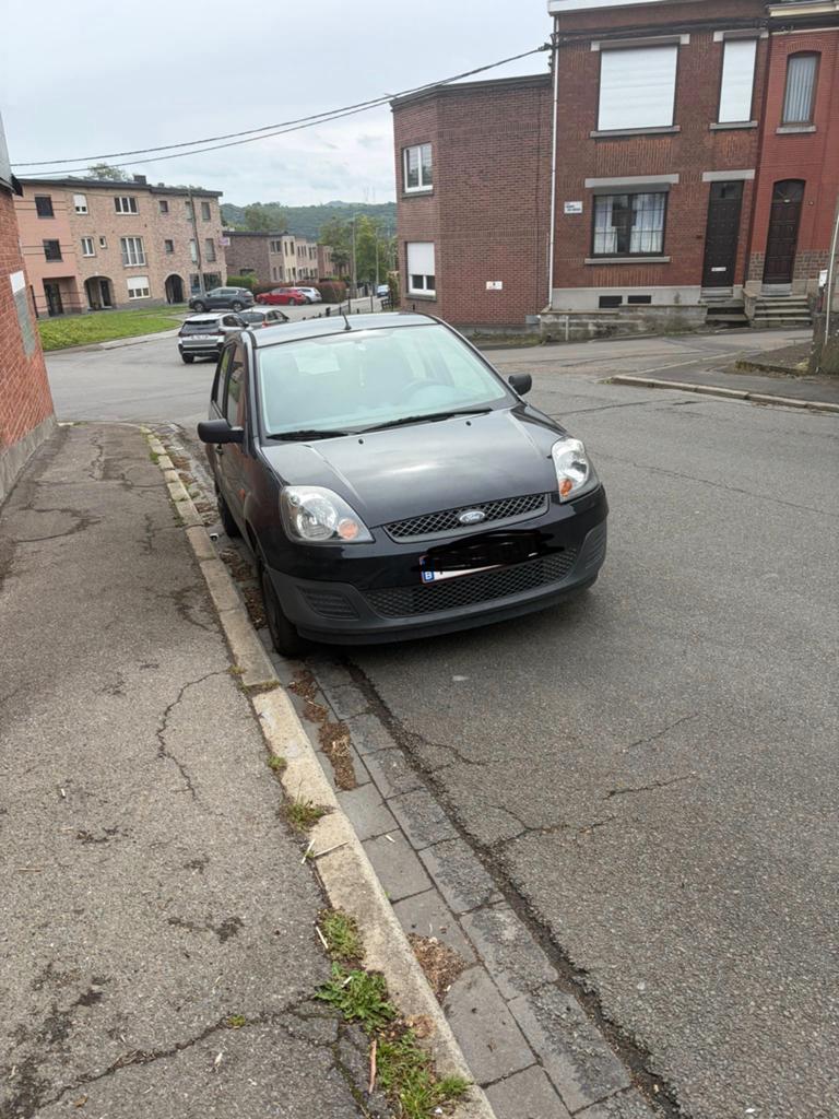 Ford Fiesta prêt à immatriculé. Excellent état., Autos, Ford, Particulier, Fiësta, Essence, Euro 4, 5 portes, Boîte manuelle, Noir