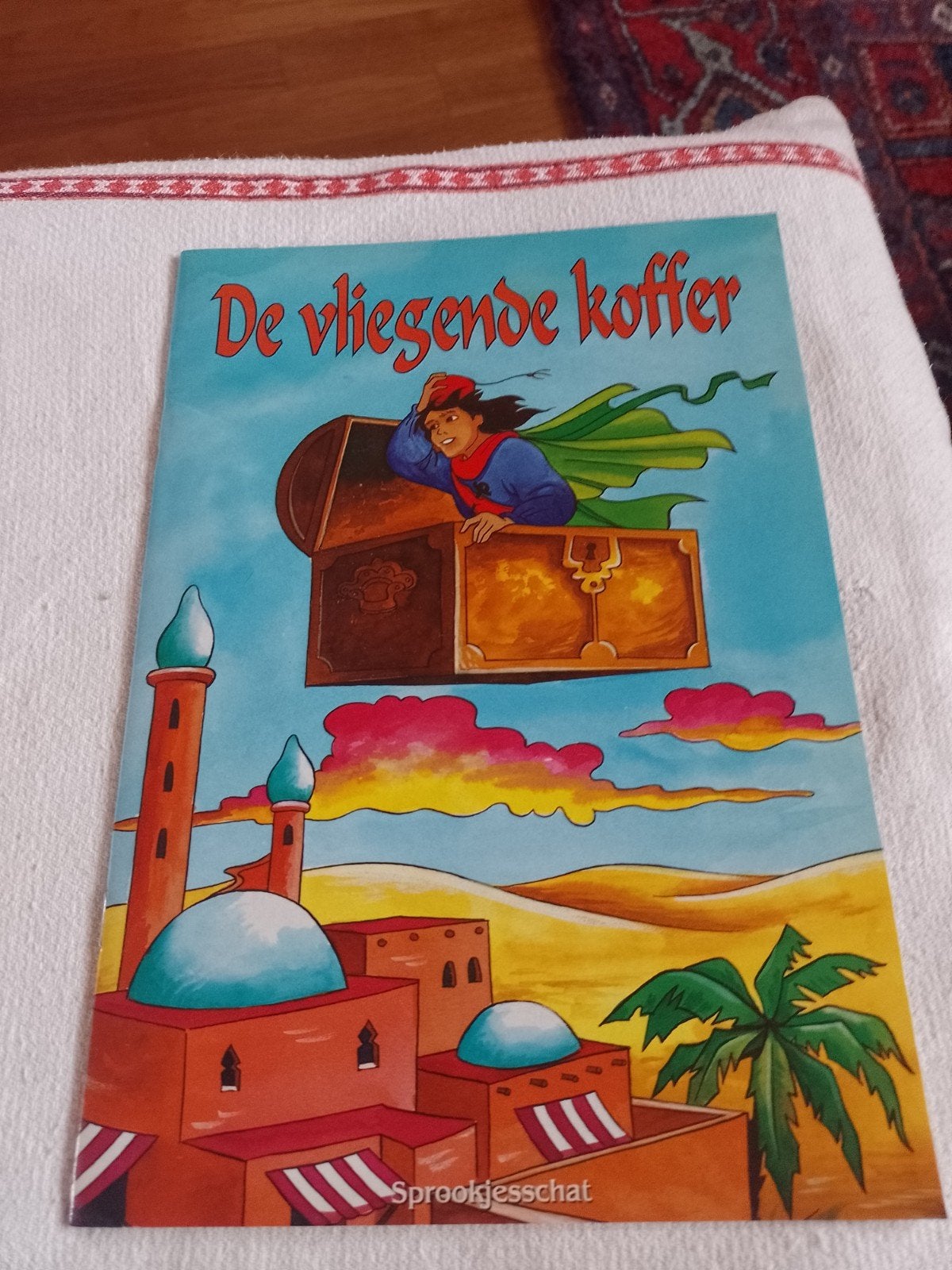 De vliegende koffer, Ophalen of Verzenden, Zo goed als nieuw
