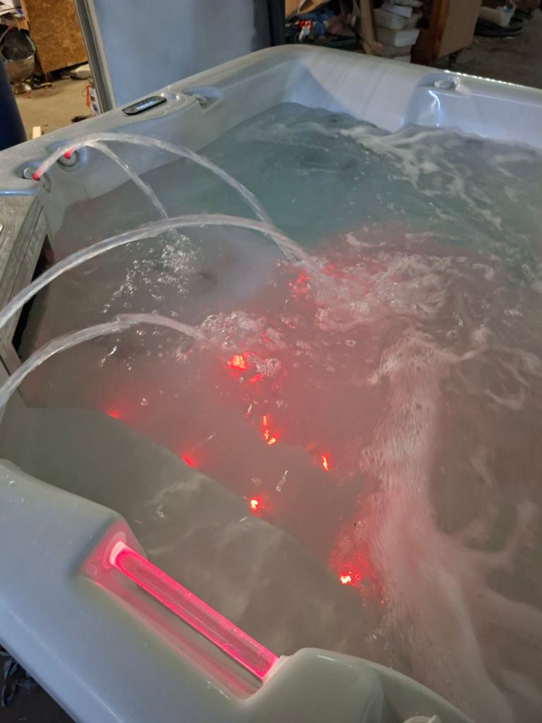 Jacuzzi livré gratuitement, Enlèvement ou Envoi