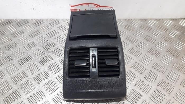 Console centrale d'un Mercedes CLA, 3 mois de garantie, Utilisé, -, -