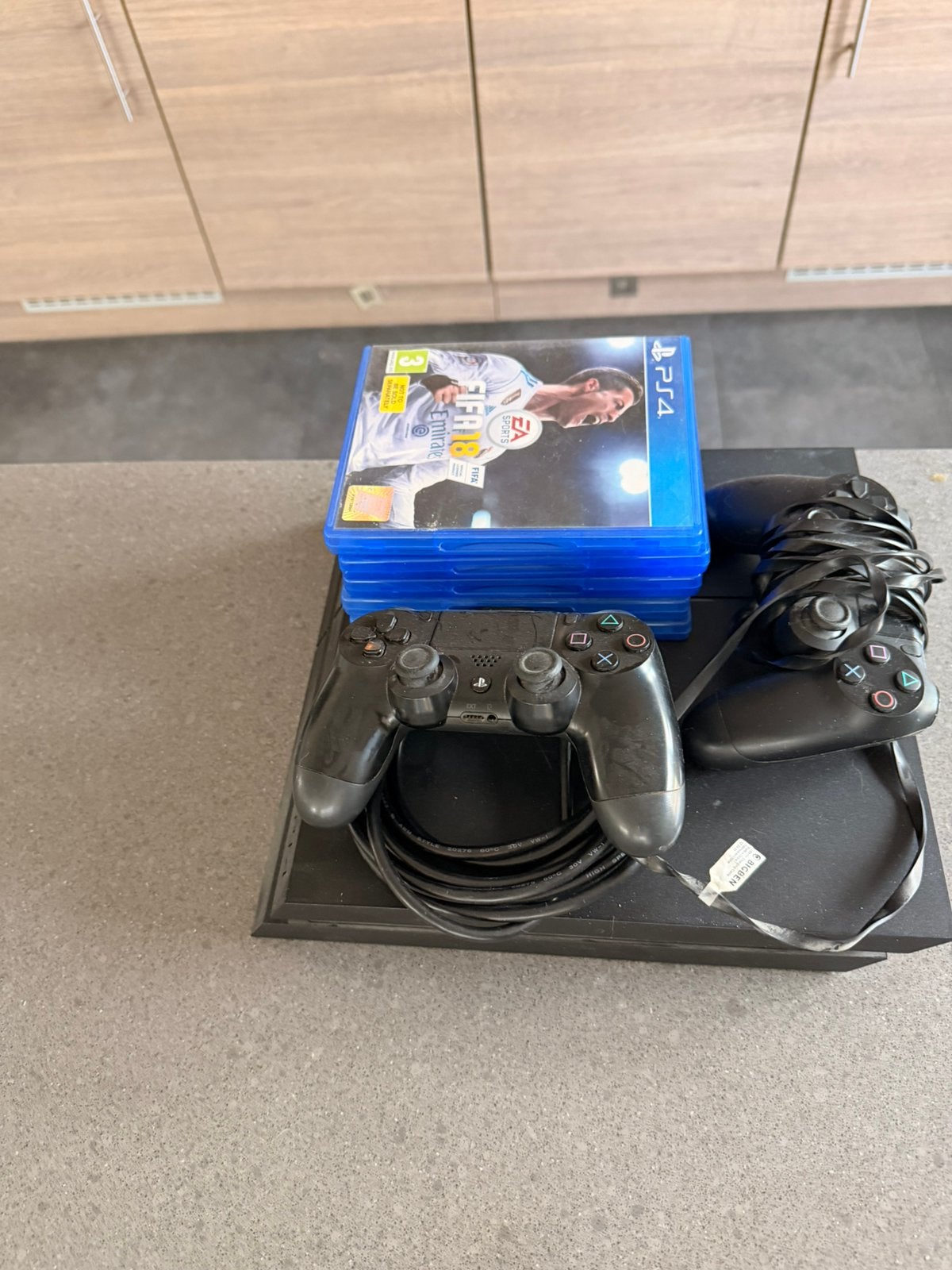 Ps4 console, Ophalen, Zo goed als nieuw, Met 2 controllers