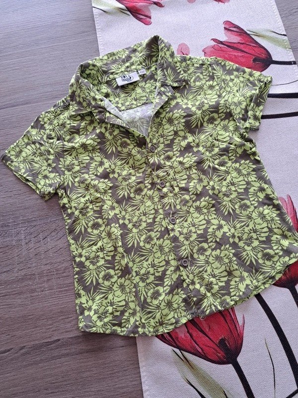 Hemdje met korte mouwen 122, Kinderen en Baby's, Ophalen of Verzenden, Zo goed als nieuw, Jongen, Overhemd of Blouse