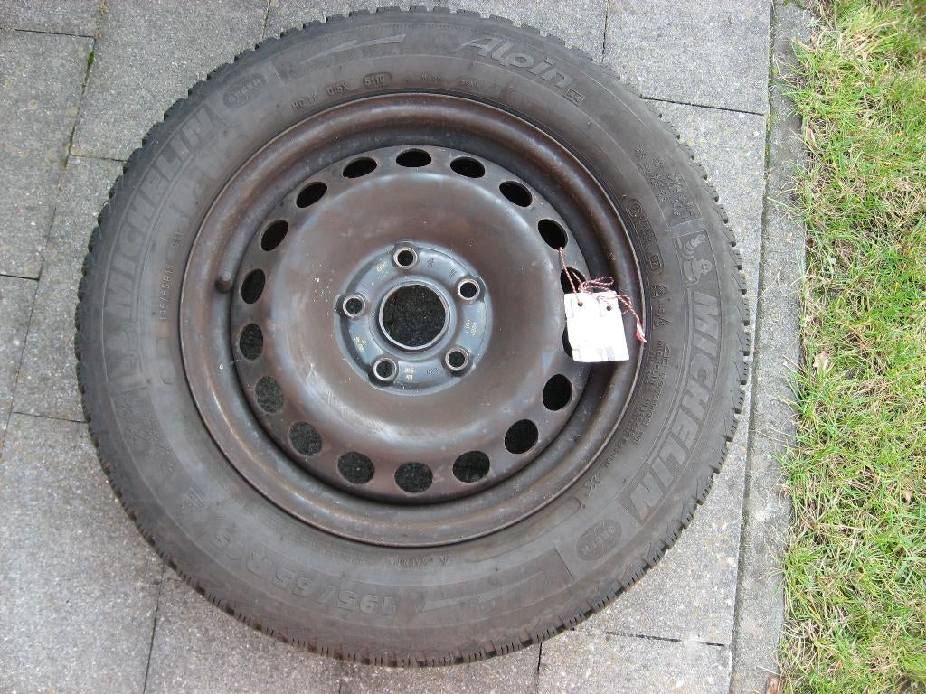 4 VW 195/65R15 Michelin Banden met Stalen Velg, Ophalen, 15 inch, Winterbanden, Band(en)