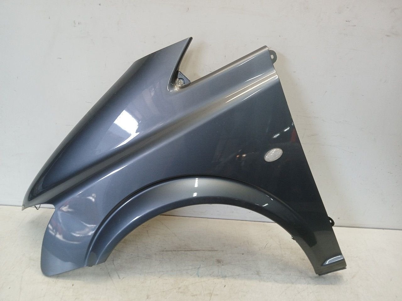 Spatbord links voor Mercedes-Benz Vito, Onderdelen@venauto.nl, Van der Ven Autorecycling B.V., Ettenseweg 76, 4706 PB Roosendaal, The Netherlands