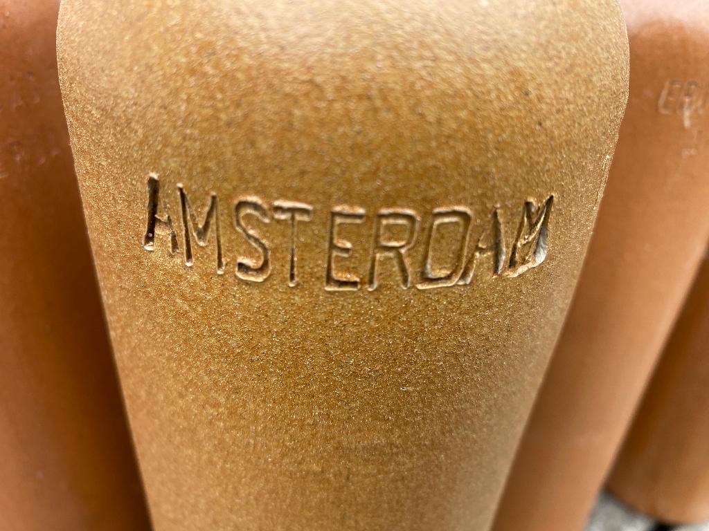45 tal Oude genever flessen, Enlèvement
