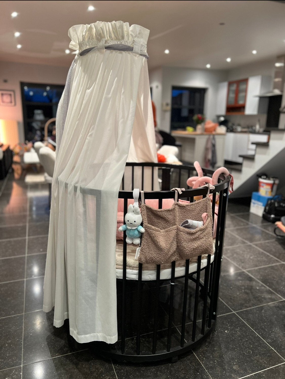 Ronde zwarte babybox + matras & omkeerbaar boxkleed, Kinderen en Baby's, Ophalen, Gebruikt, Rond, In hoogte verstelbaar