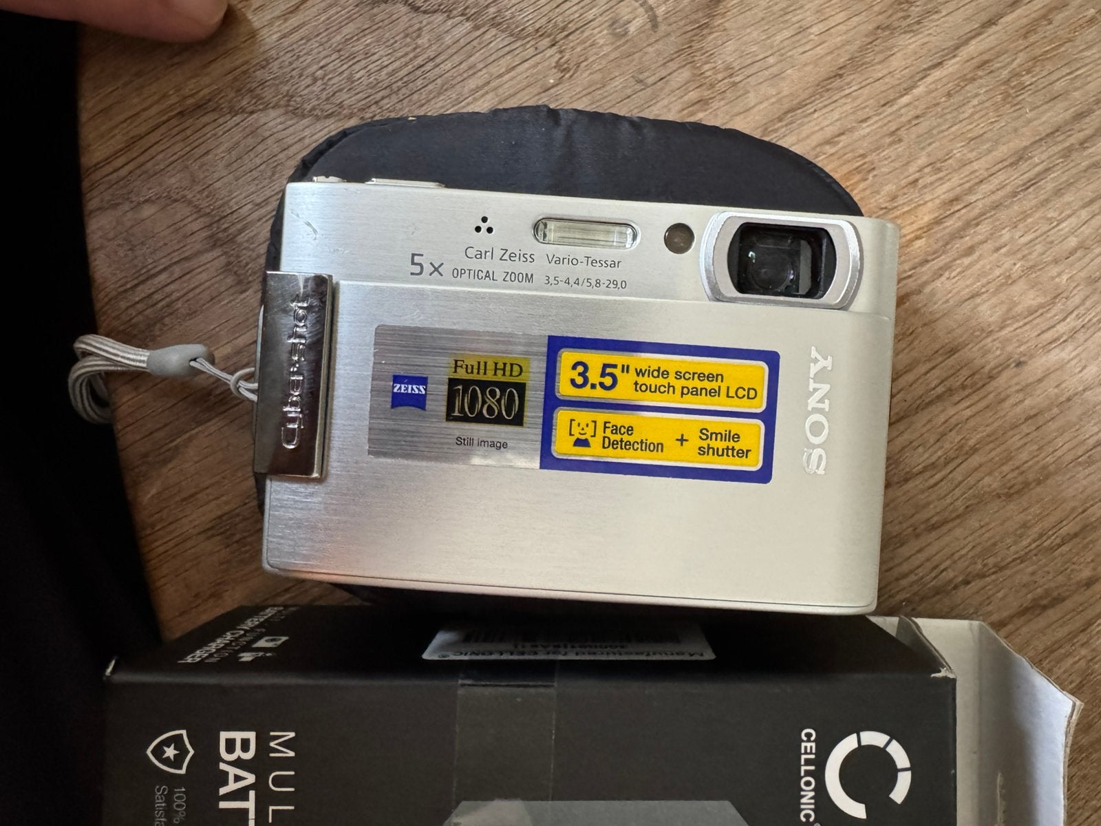 Sony Cyber-shot DSC-T500 –Compacte digitale camera + oplader, Computers en Software, Netwerk switches, Ophalen of Verzenden, Zo goed als nieuw