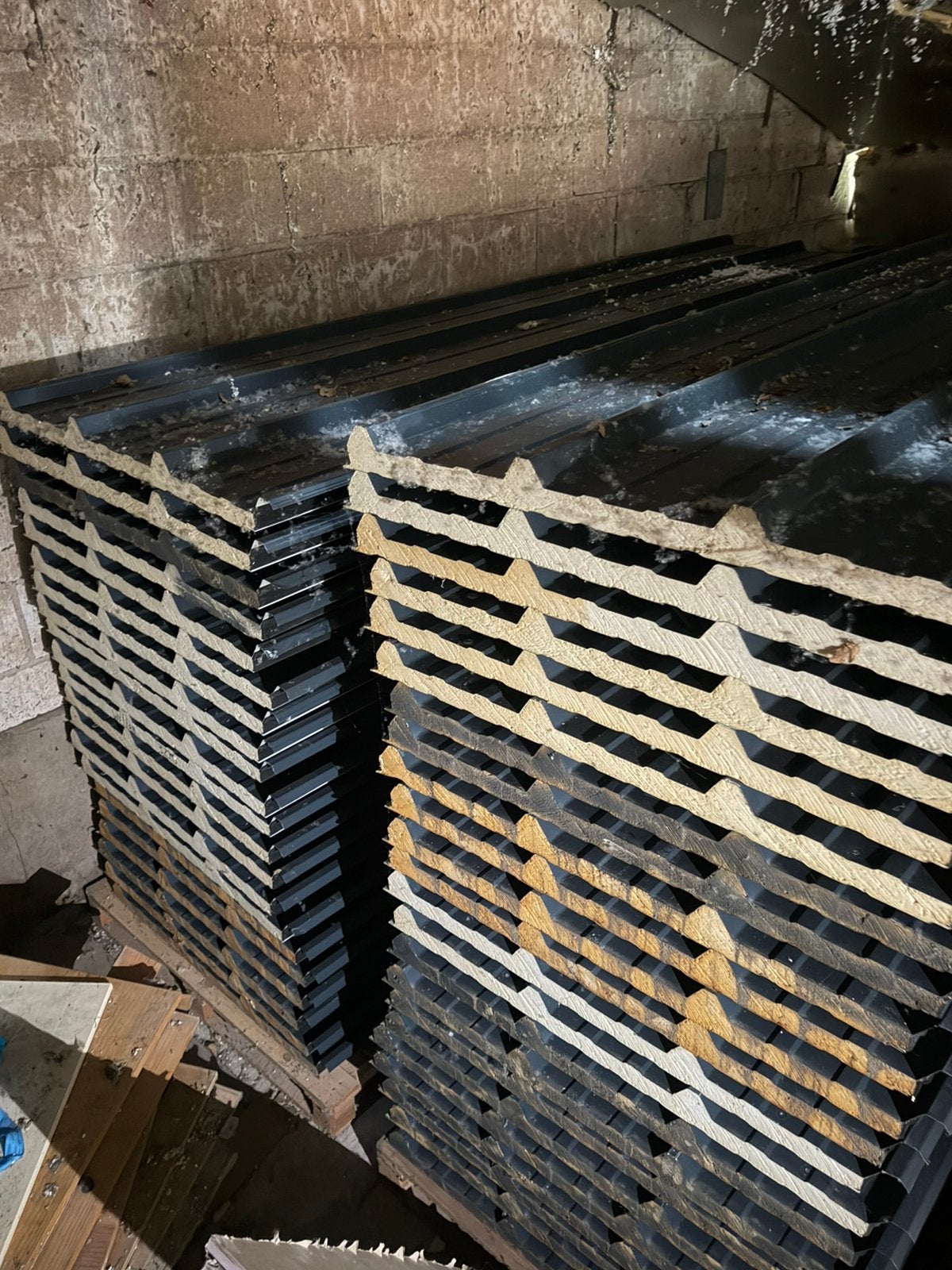 Sandwich dakpanelen 40 mm – 3,22 m – 47 stuks, Ophalen, Zo goed als nieuw