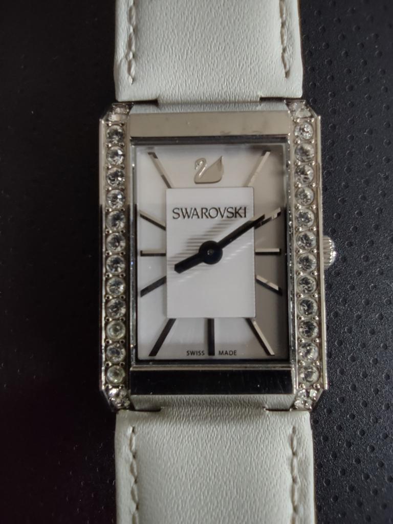 Swarovski dames polshorloge, Handtassen en Accessoires, Horloges | Dames, Overige merken, Leer, Staal, Polshorloge