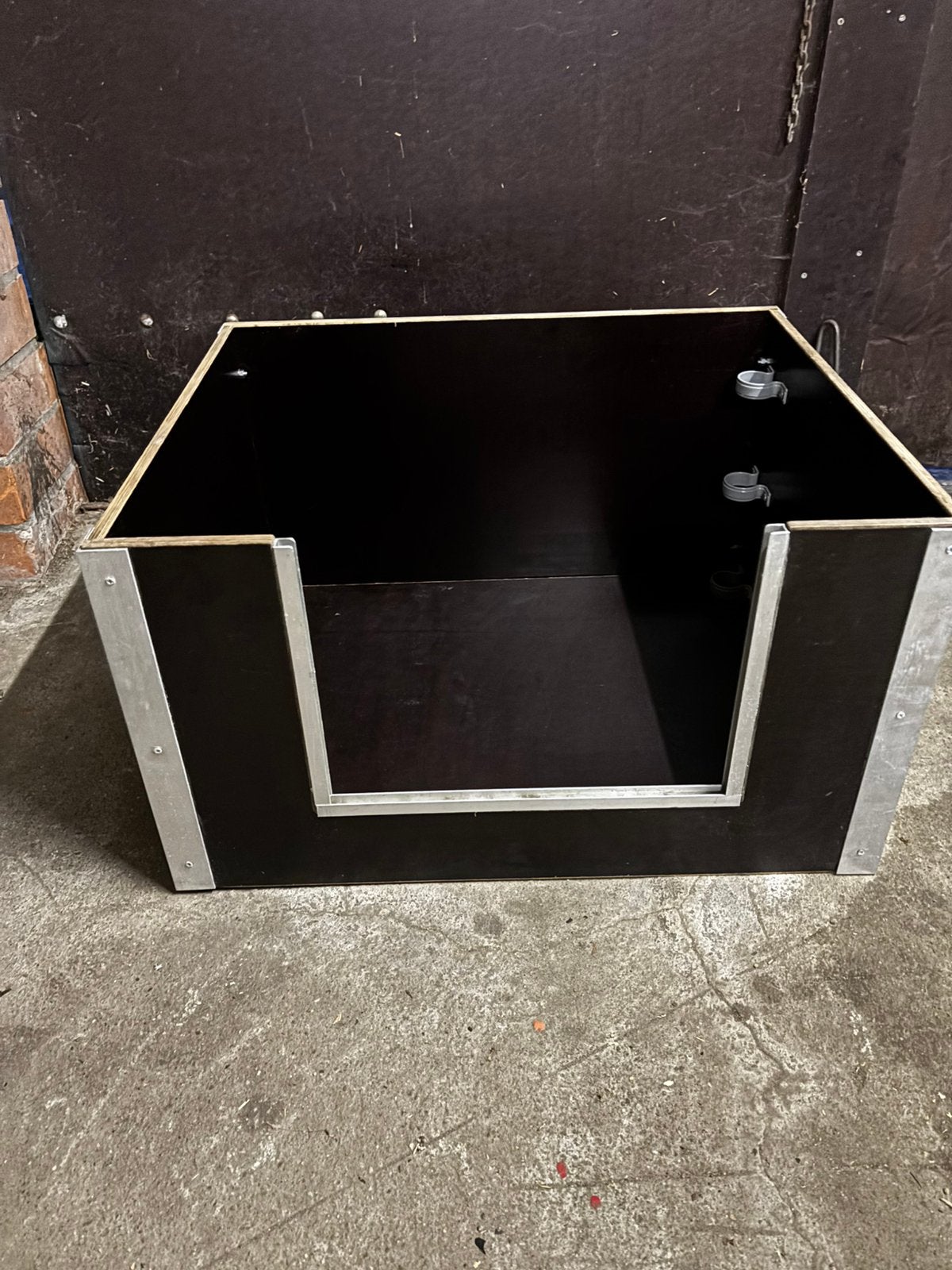Stevige honden werpkist 705840 cm – zwart met aluminium, Dieren en Toebehoren, Ophalen, Zo goed als nieuw, Overige
