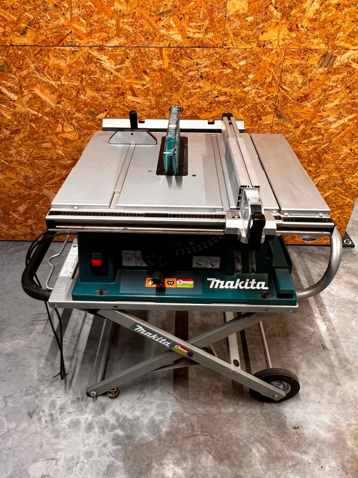 zaagmachine Makita, Doe-het-zelf en Bouw, Gereedschap | Zaagmachines, Ophalen, Zo goed als nieuw, Makit