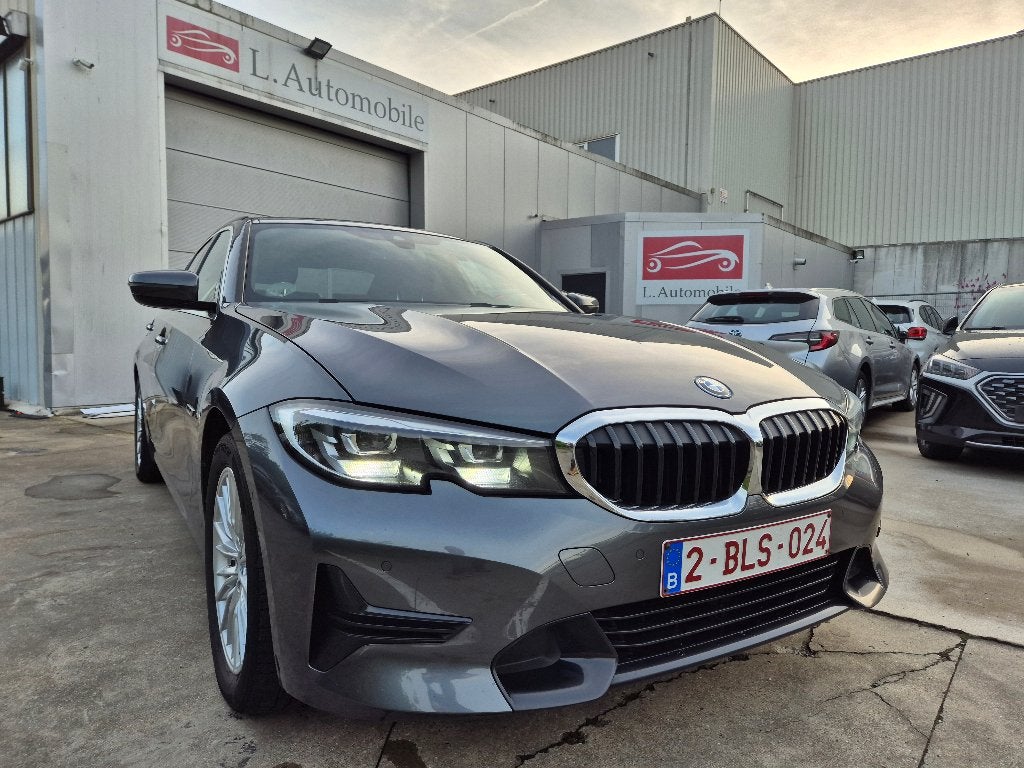 BMW 320 eA / SPORT LINE / PHEV HYBRID, Auto's, Automaat, Dealer onderhouden, 4 cilinders, Leder en Stof