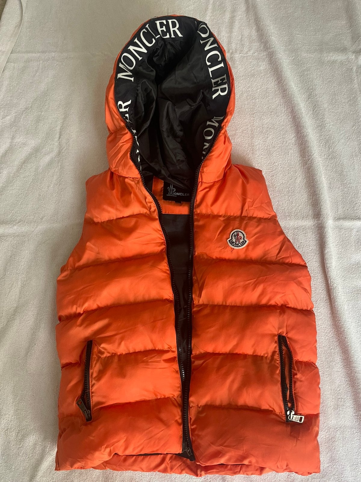 Bodywarmer moncler 10/11 jaar, Vêtements | Hommes, Blousons sans Manches, Enlèvement ou Envoi, Comme neuf