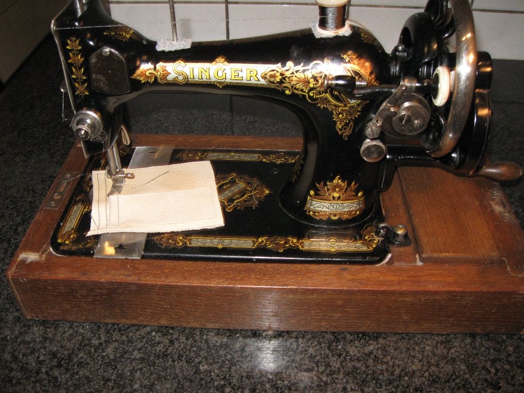 Naaimachine (leerstikker), Hobby en Vrije tijd, Ophalen, Gebruikt, Naaimachine