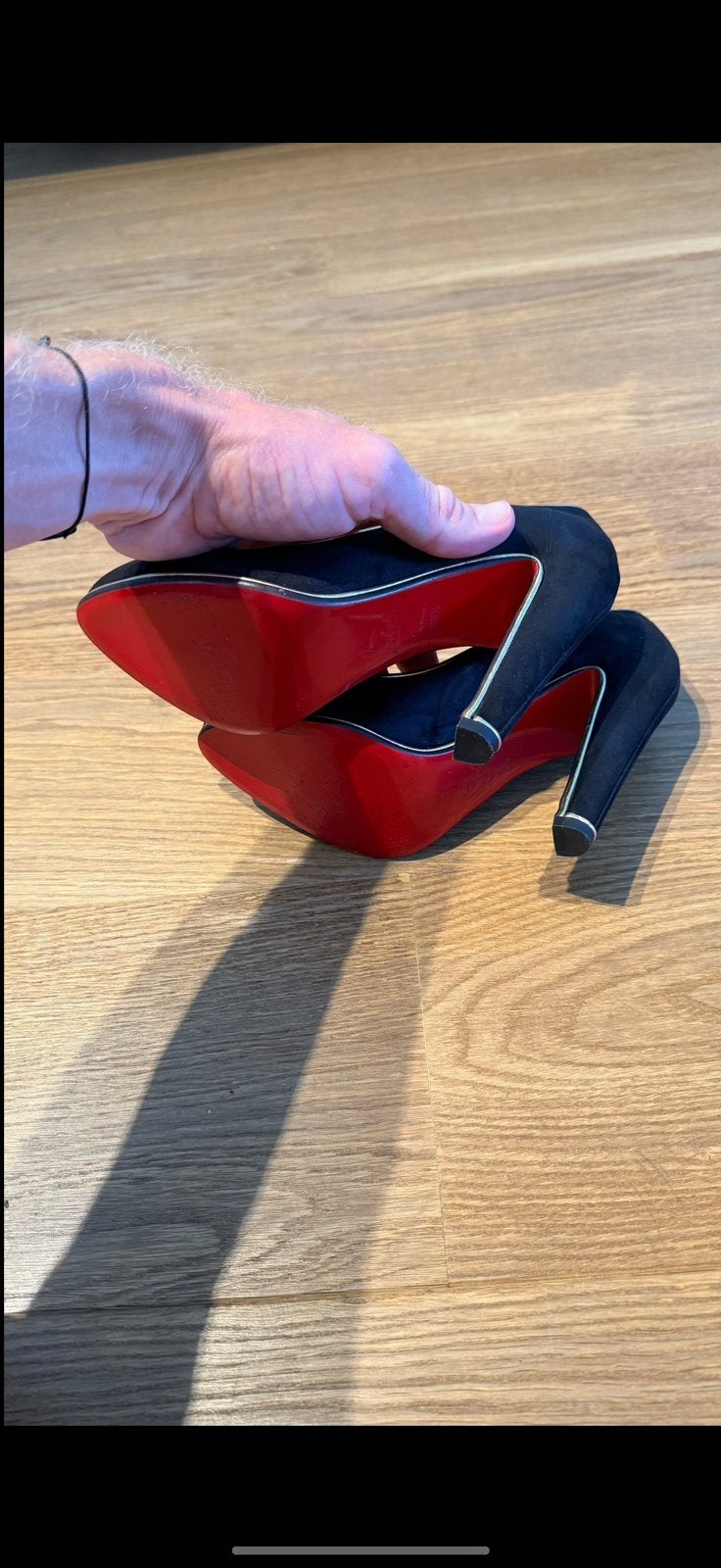 Christian louboutin sneakers + high heels, Ophalen, Zo goed als nieuw, Pumps