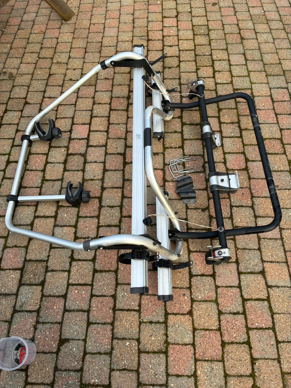 Thule voor op dissel caravan, Ophalen, Gebruikt, Brede banden, 2 fietsen