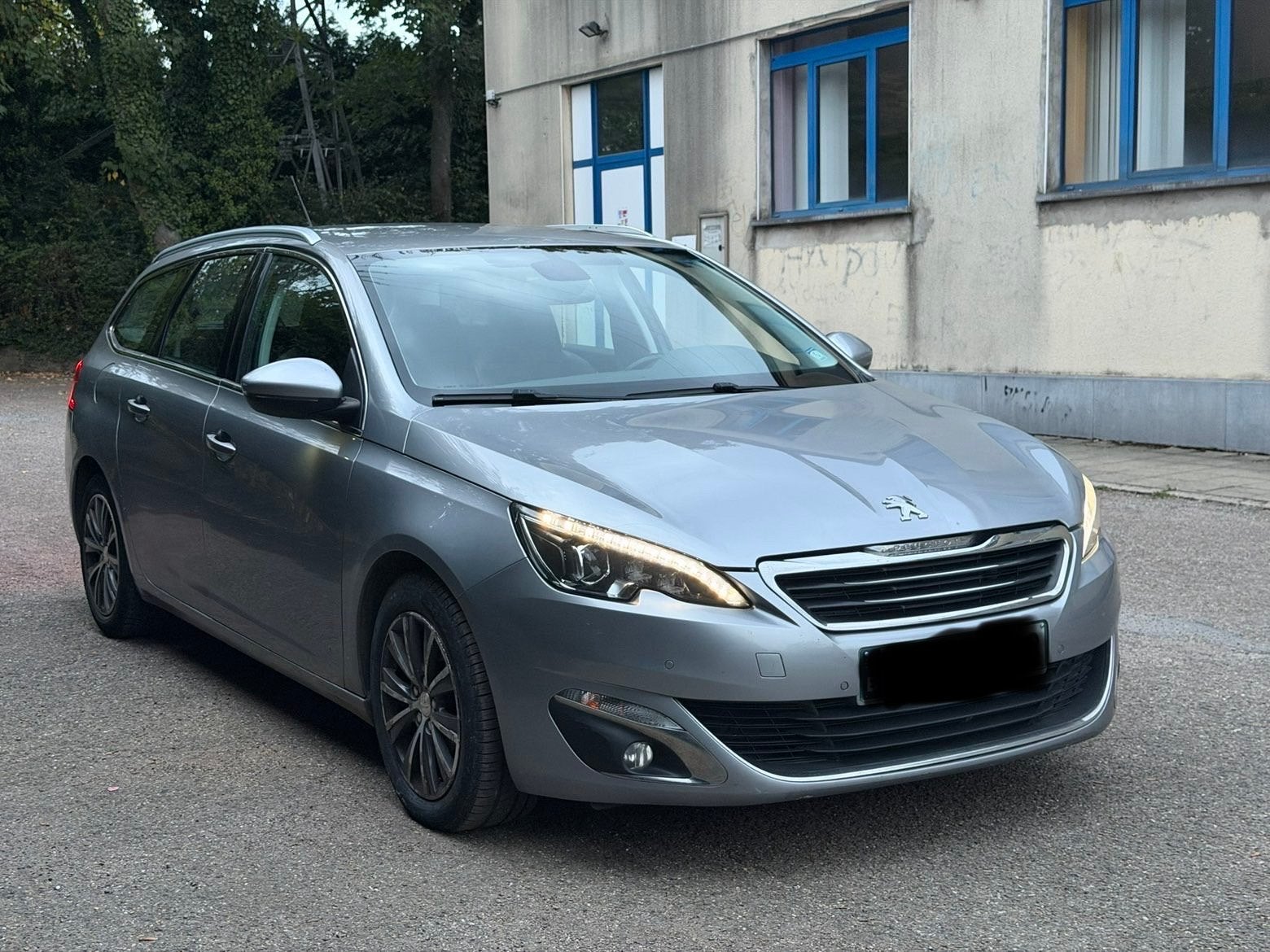 Peugeot 308 1.6 hdi année 2014 euro5b, Achat, Boîte manuelle, 5 portes, Particulier