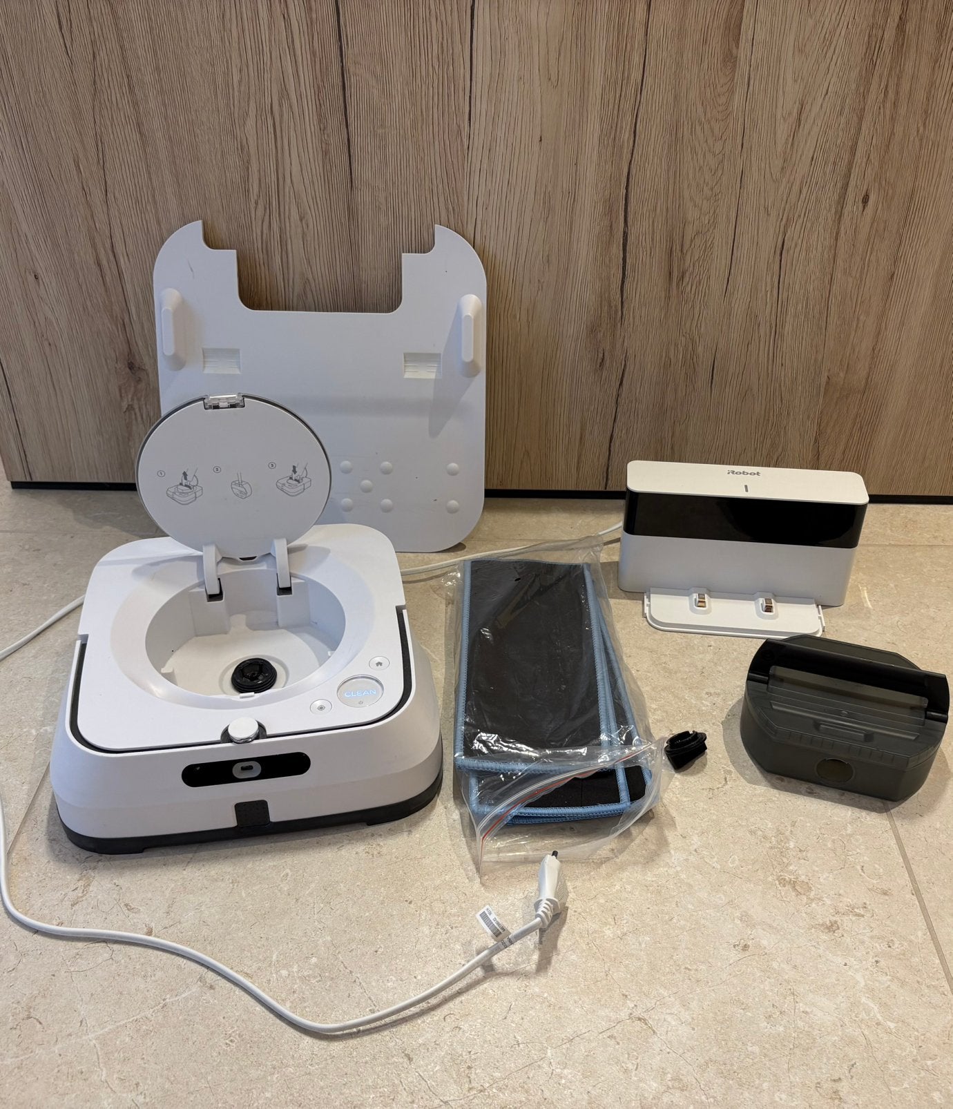 Irobot Braava Jet M6 (dwijlrobot), Ophalen, Zo goed als nieuw, IRobot
