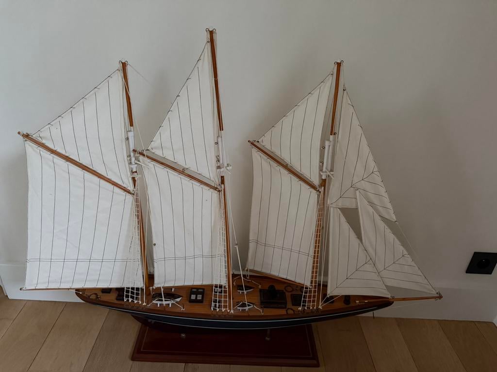 Modelboot jacht zeilboot, Ophalen, Zo goed als nieuw