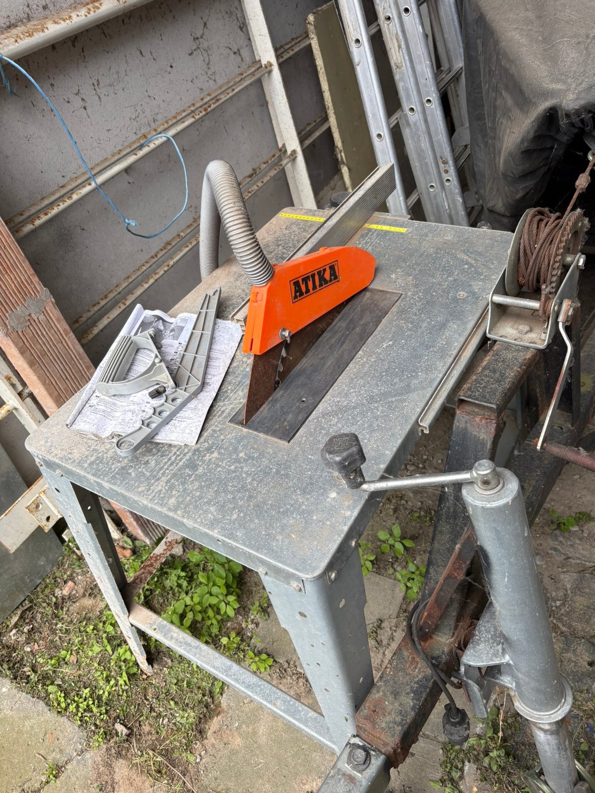 zaagtafel, Ophalen, Zo goed als nieuw