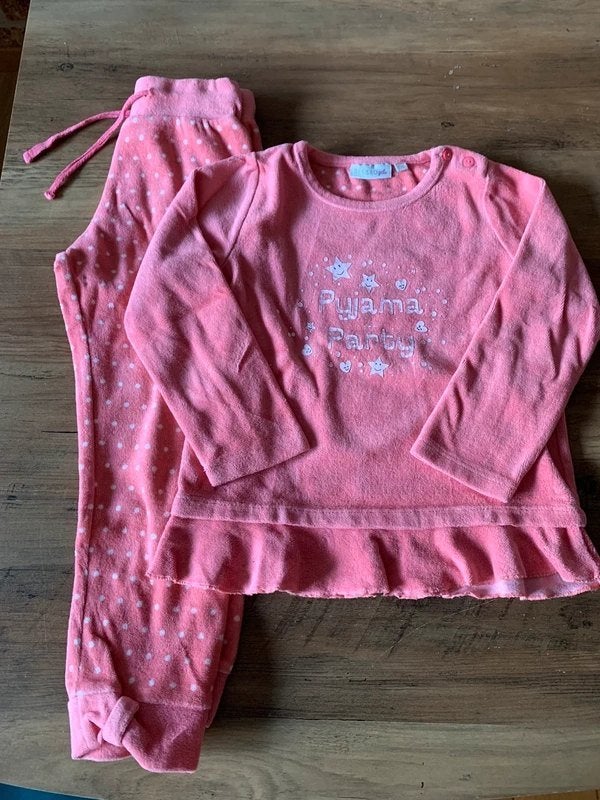 Pyjama maat 104, Nacht- of Onderkleding, Gebruikt, Meisje, Ophalen of Verzenden
