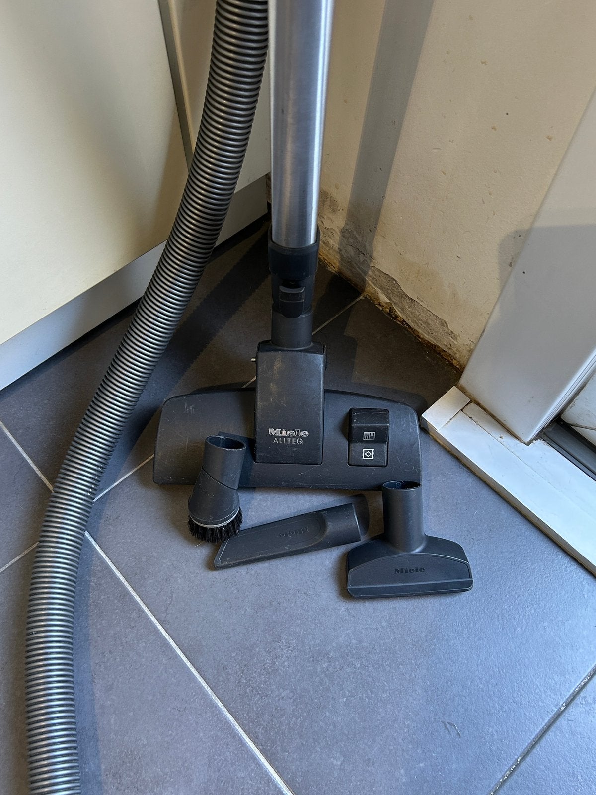 Kit Miele C3 (tuyau, tube, buse AllTeq/3 accessoires), Enlèvement ou Envoi, Utilisé