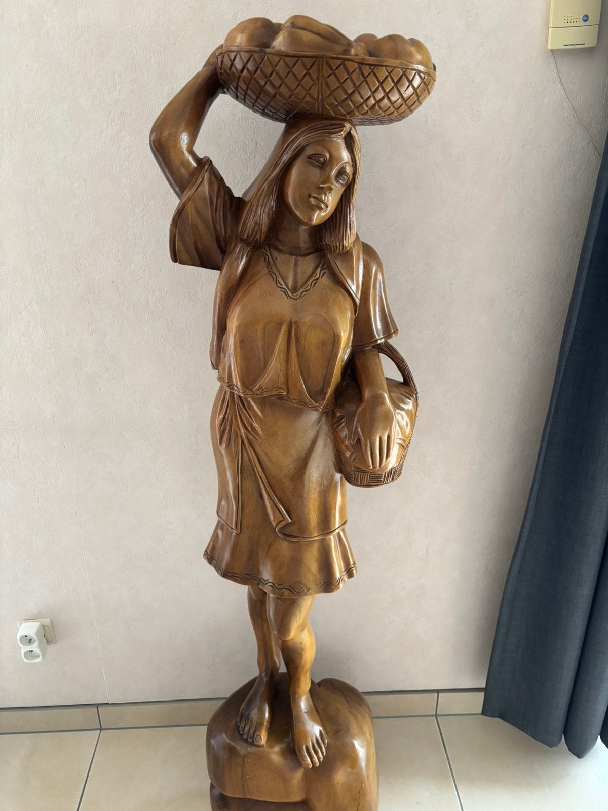 Houten beeld GROOT, Ophalen, Beeld