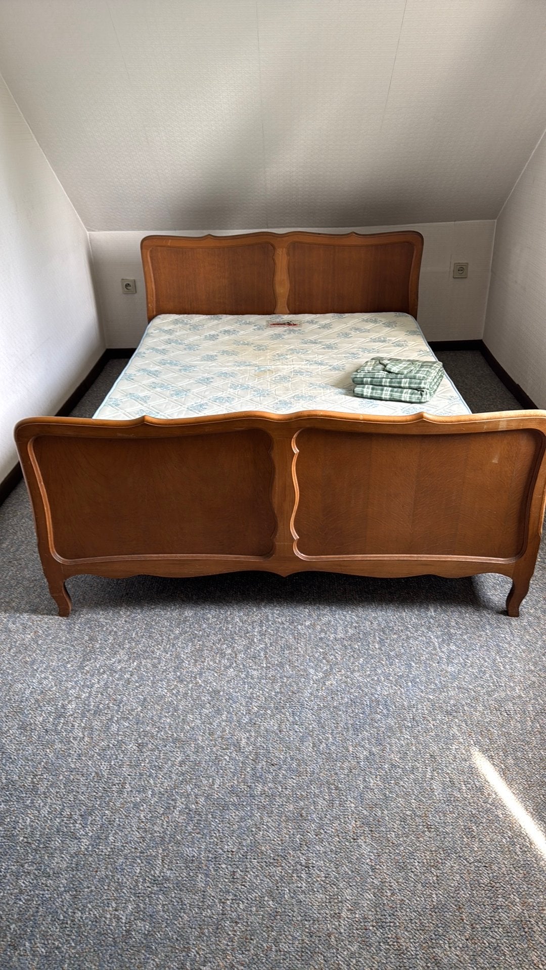 Lit ancien. Disponible jusqu'au 08/10., Maison & Meubles, Enlèvement, Utilisé, Bois