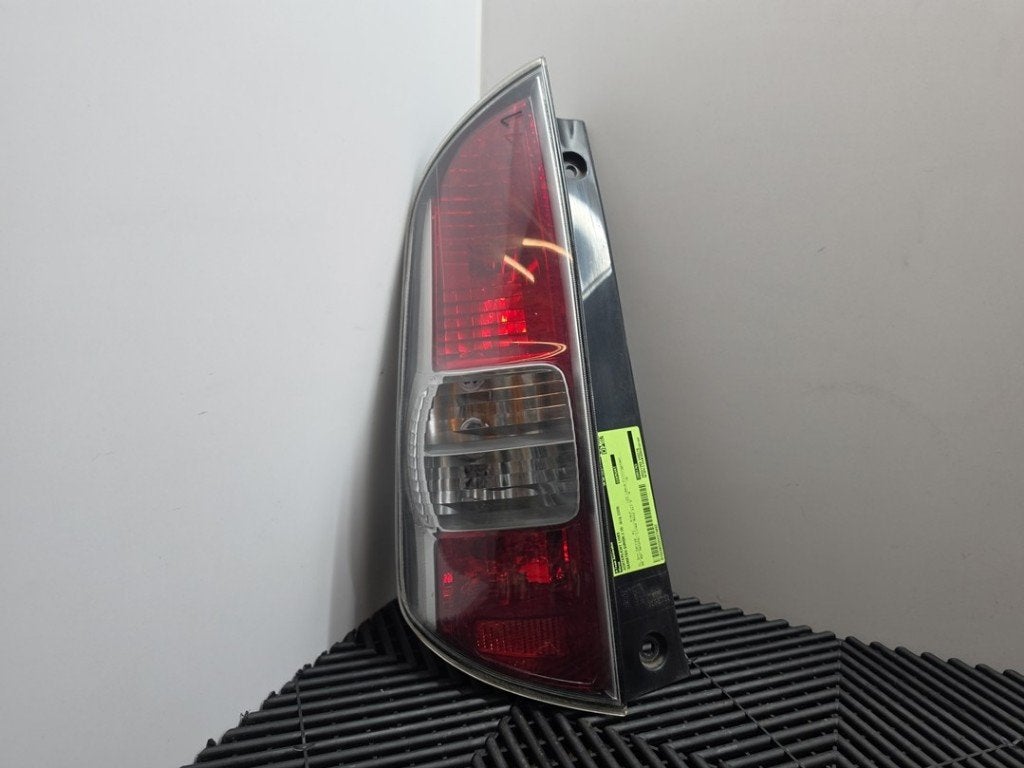 FEU ARRIÈRE GAUCHE Daihatsu Sirion 2 (M3) (|22051763|), Daihatsu, Info@daihatsu.de, Ef D Teile Und Service GmbH, Cannstatter Straße 46
70190  Stuttgart, DE
