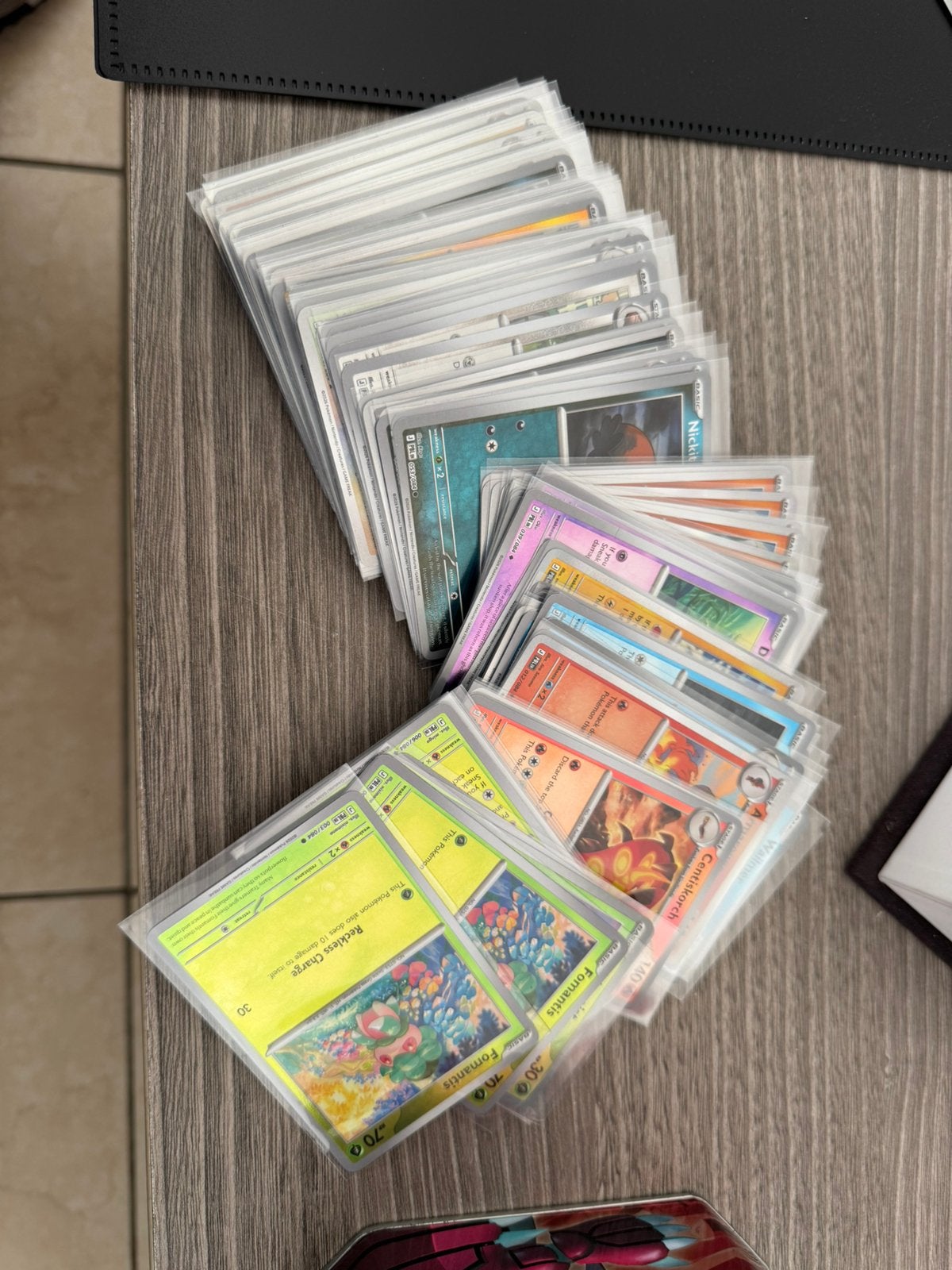 Pokemon Pitch noir en vrac (200 cartes), Hobby & Loisirs créatifs, Jeux de cartes à collectionner | Yu-gi-Oh!, Envoi, Comme neuf