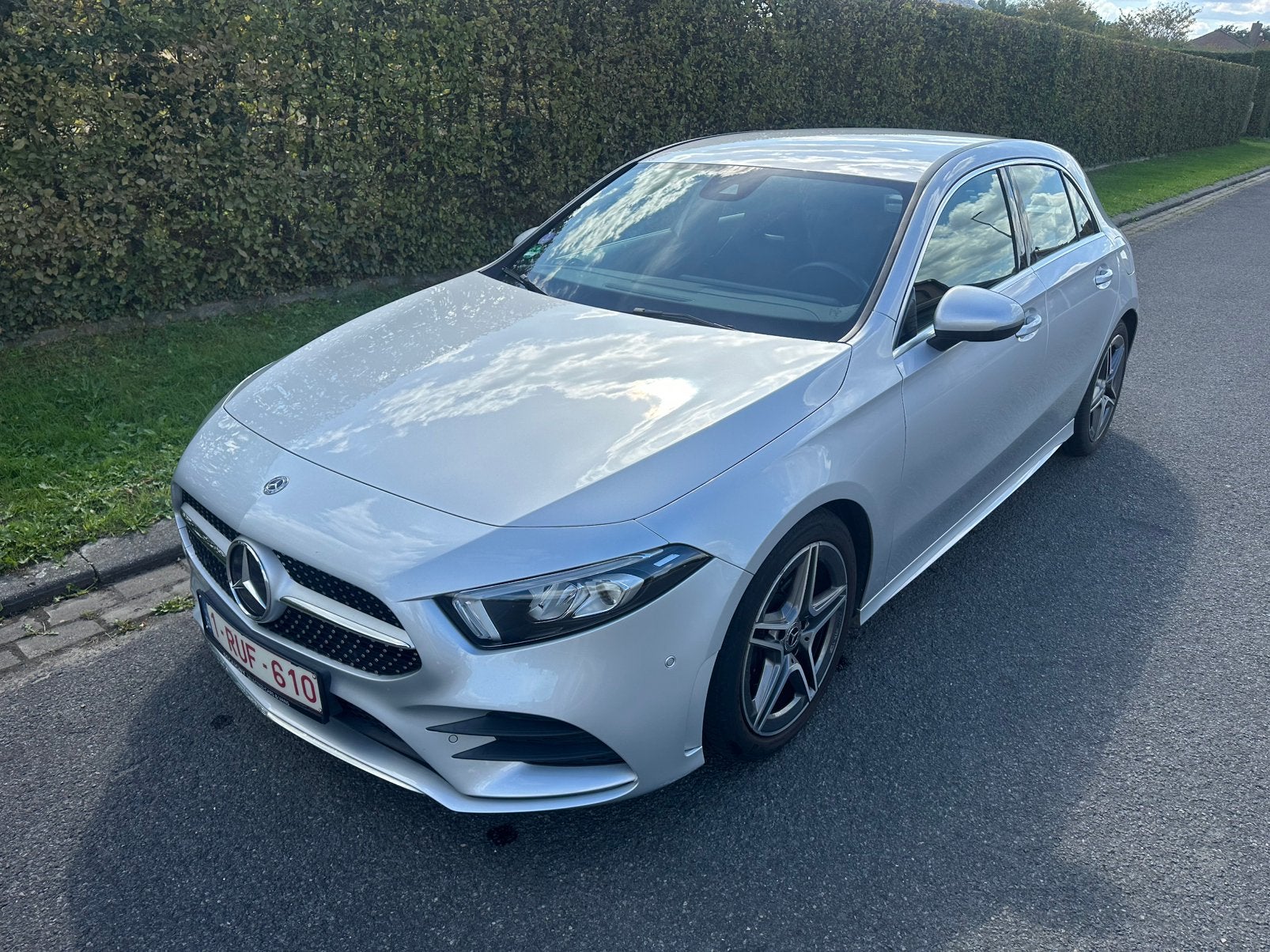Mercedes A180 AMG line benzine, Autos, 100 kW, Euro 6, Noir, 5 portes
