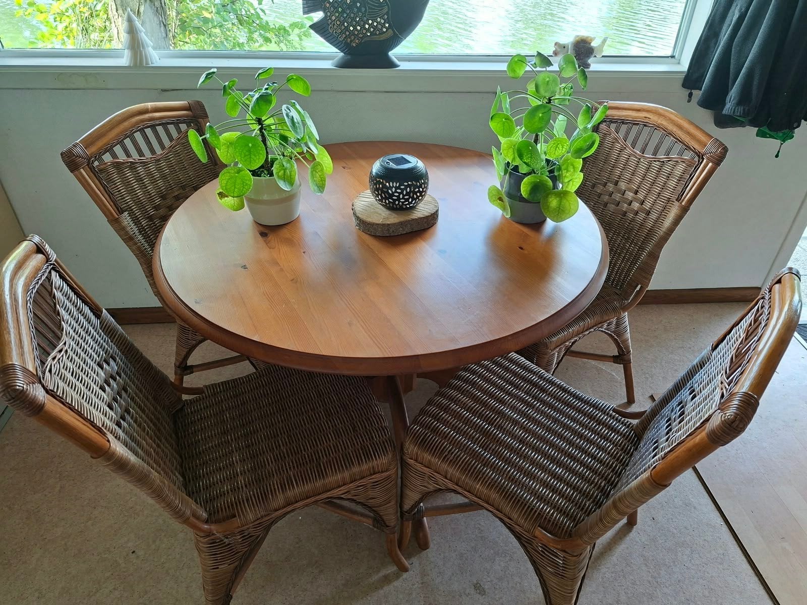 Massieve ronde tafel met  4 Rotan stoelen, Ophalen, Overige materialen, Vier personen, Landelijk