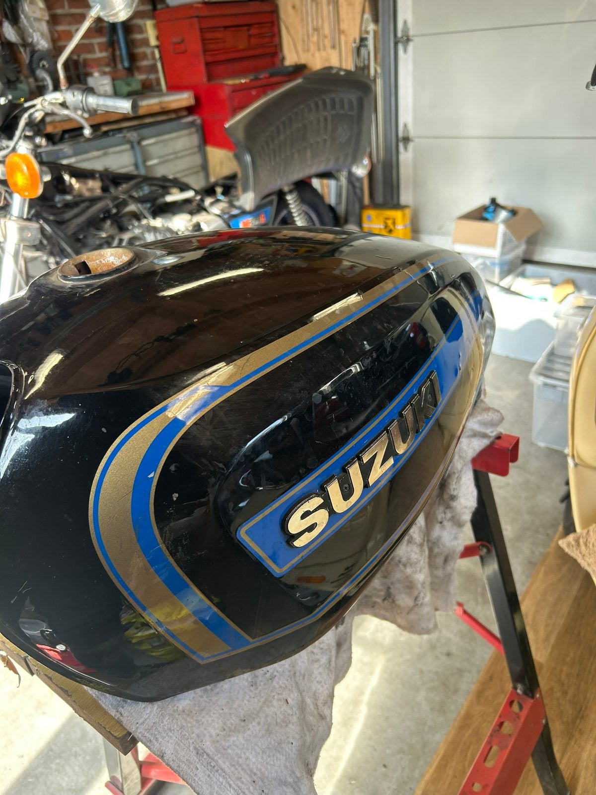 Gezocht tank voor suzuki gs850 of gs1000G, Motoren, Onderdelen | Oldtimers, Ophalen of Verzenden