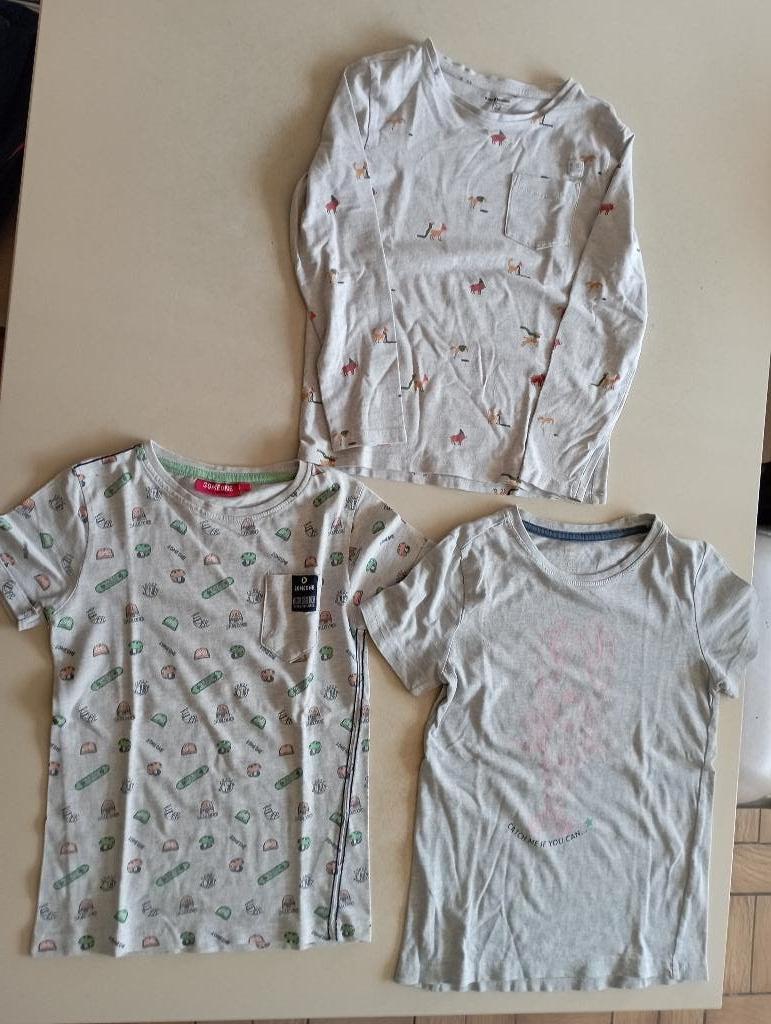 4 tee-shirts taille 122, Enlèvement ou Envoi, Comme neuf, Chemise ou À manches longues