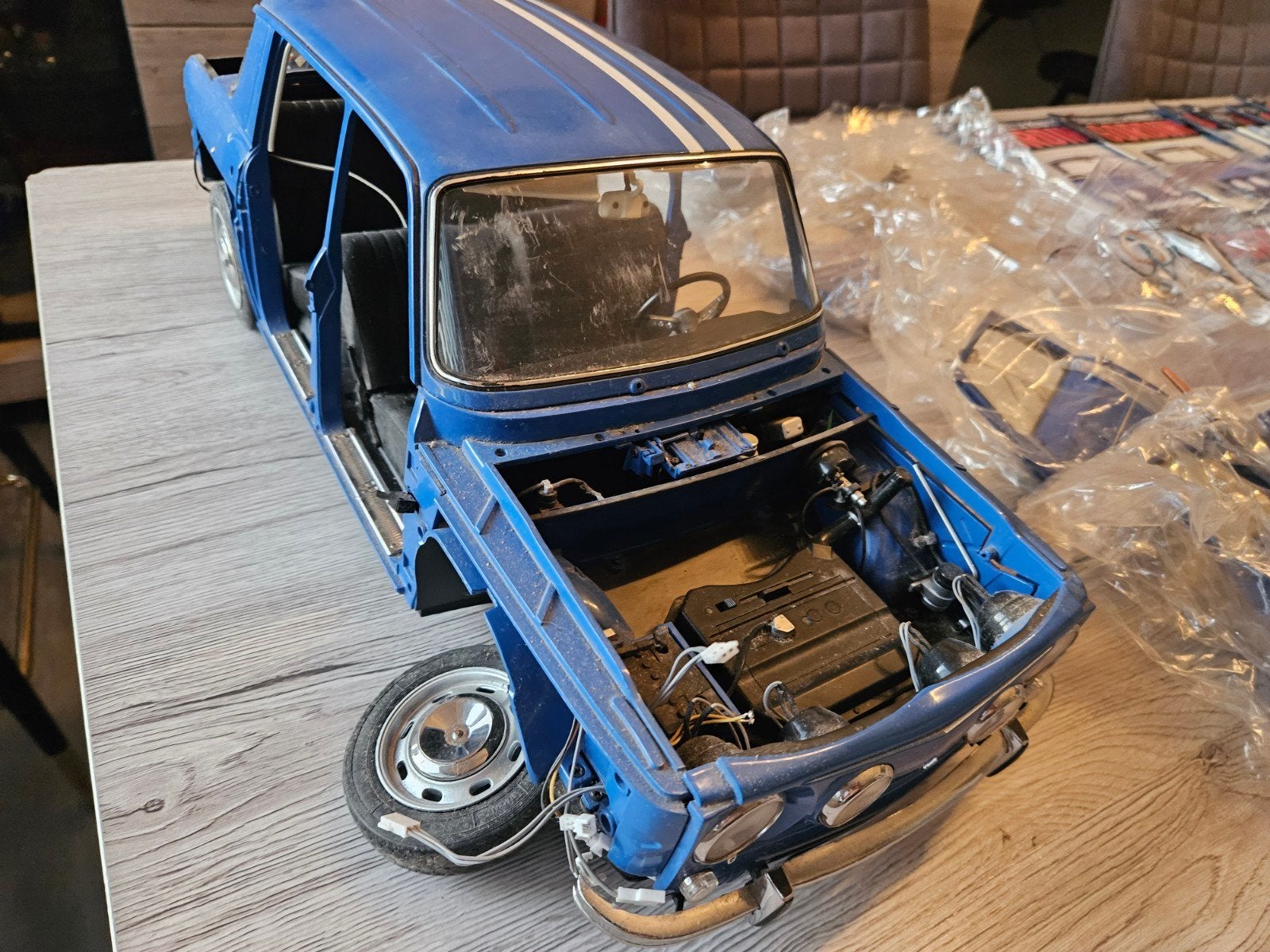 Renault 8 eaglemoss à construire