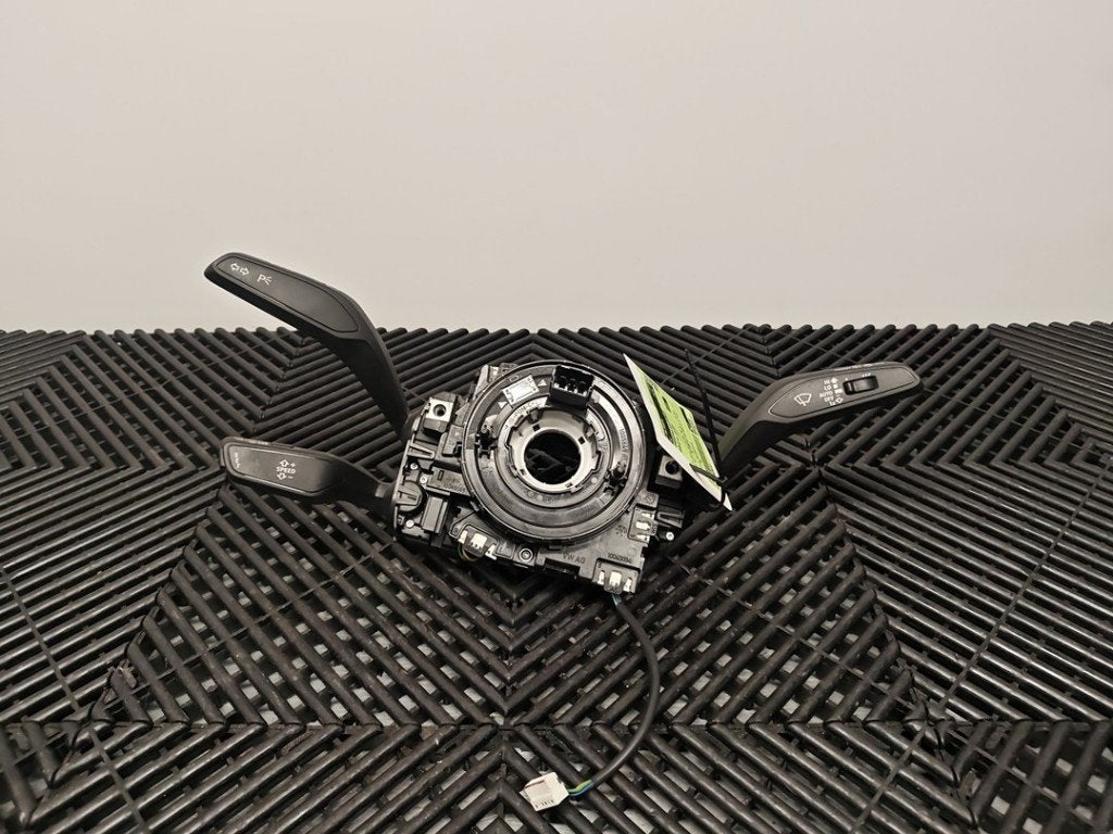 COMBINE COMMODO Audi Q2 (GAB / GAG) (|10035578|), Autos : Pièces & Accessoires, Auto-Union-Straße  1,
85057  Ingolstadt, DE, Info@audi.de