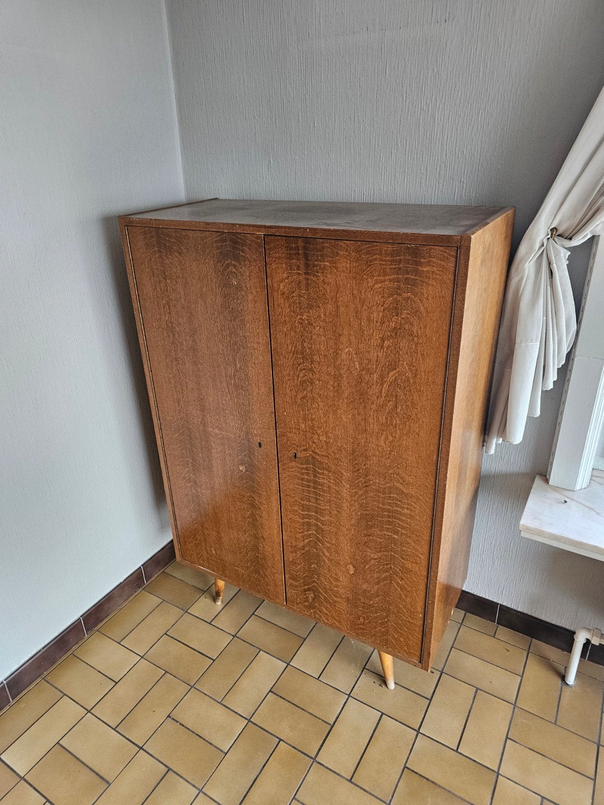 Antieken kast, Ophalen