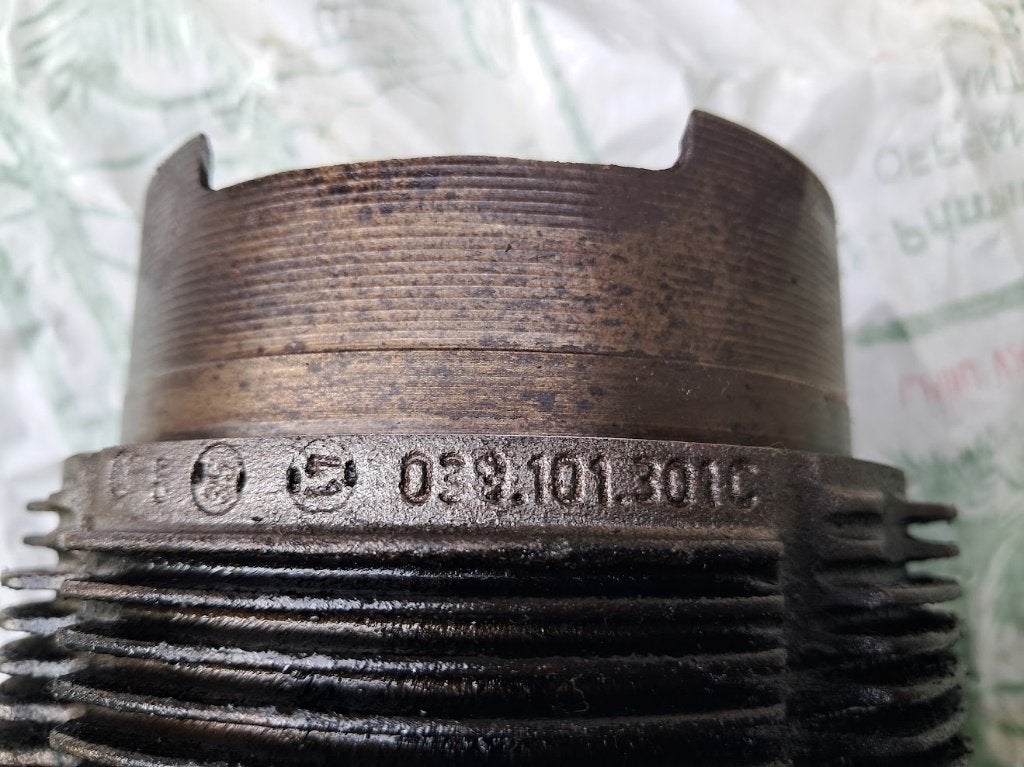 VW PORSCHE 2.0 MAHLE Pistons et cylindres 039.101.301C, Autos : Pièces & Accessoires, Moteurs & Accessoires, Enlèvement, Utilisé