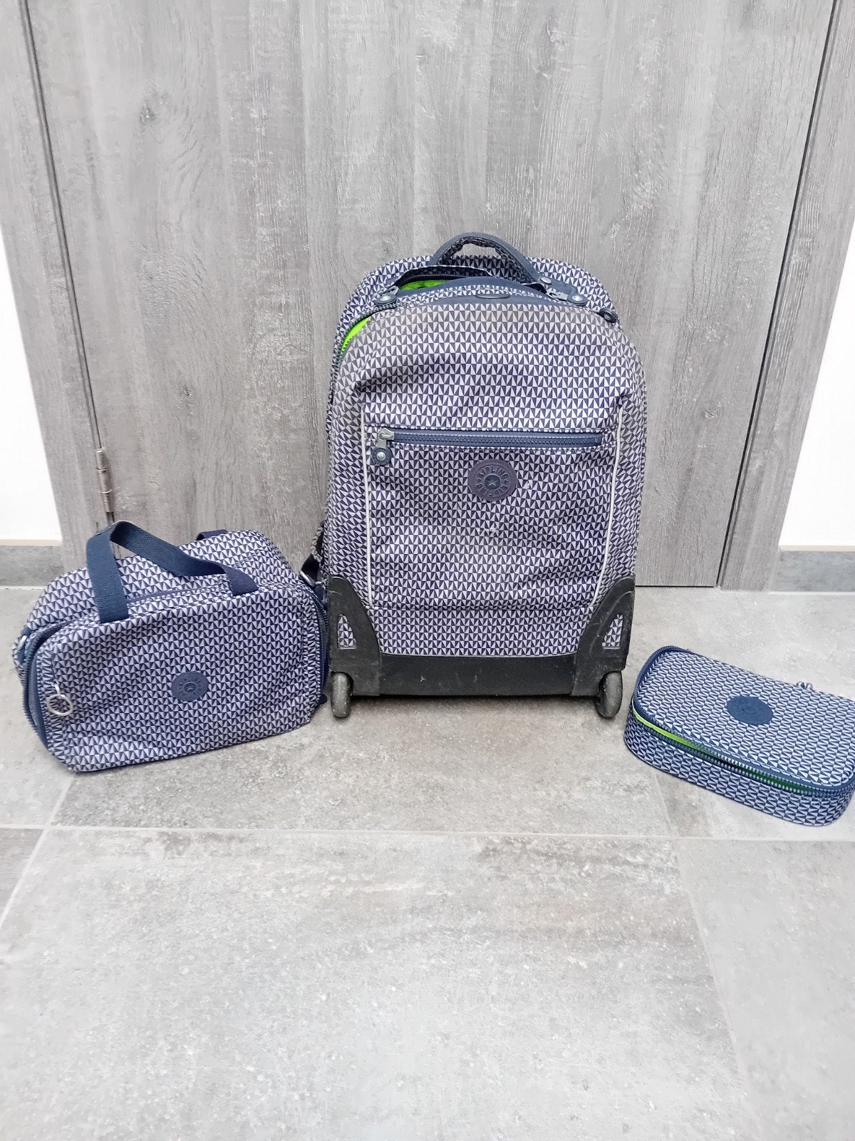 ensemble kipling, Enlèvement