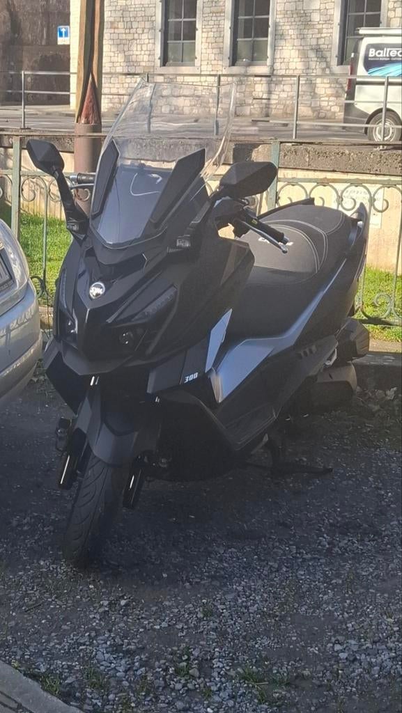 Vente épave cruisym 300i alpha  pour le moteur complet