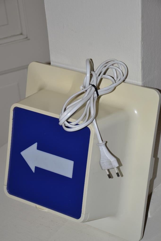 Lampe murale Skugga, Enlèvement
